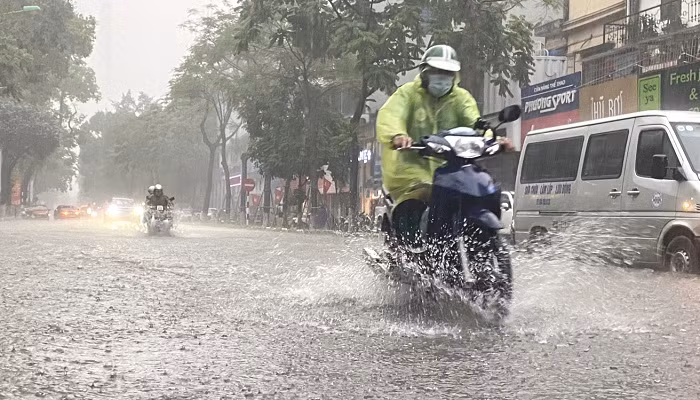 Thời tiết hôm nay mưa dông trở lại