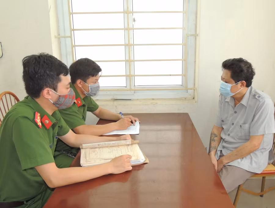 Đối tượng Phạm Minh Đắc tại cơ quan điều tra - ảnh CAHN.