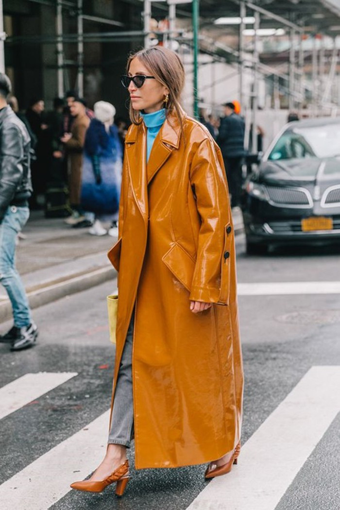 Ai mà ngờ kiểu áo bóng nhẫy này có ngày thành mốt? Ảnh số - 11 Không ai ngờ kiểu áo bóng bẫy này đang làm mưa làm gió mùa Thu Đông năm nay ảnh 11