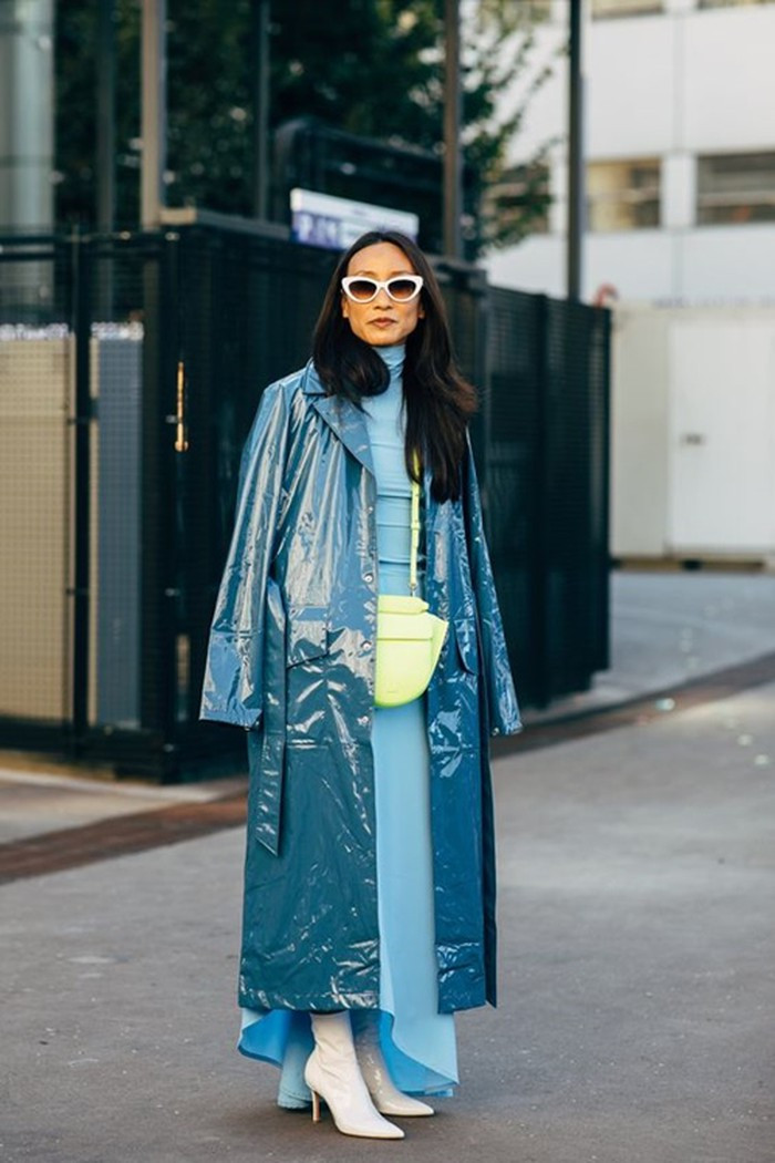 Ai mà ngờ kiểu áo bóng nhẫy này có ngày thành mốt? Ảnh số - 10 Không ai ngờ kiểu áo bóng bẫy này đang làm mưa làm gió mùa Thu Đông năm nay ảnh 10