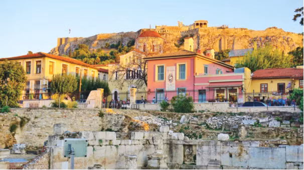 Kiến trúc ở Plaka rực rỡ sắc màu