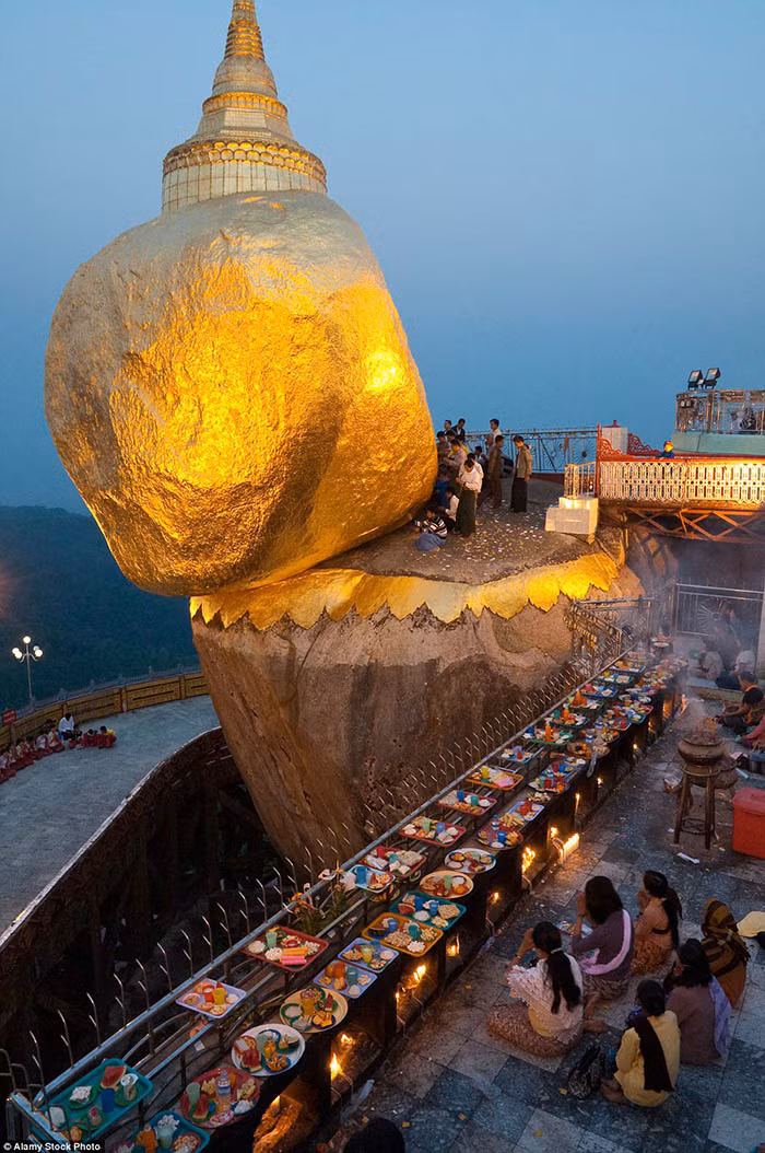 hon da thieng bang vang o myanmar va bi mat an chua ben trong hinh anh 4