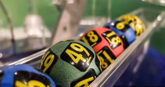 chuyện lạ, kinh ngạc, điên rồ, chuyện lạ 4 phương