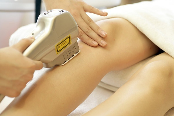 5 cách tẩy lông tại nhà chuẩn cho các nàng tha hồ khoe dáng với áo hai dây, bikini