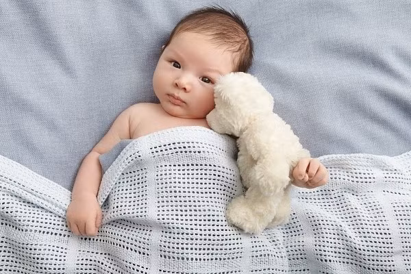 Không phải con bị rụng tóc là thiếu canxi, bác sĩ chỉ ra nguyên nhân mà cha mẹ nên biết