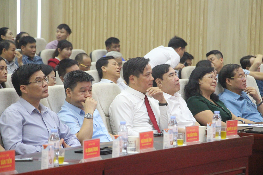 Các đại biểu dự Hội thảo. Các đại biểu dự Hội thảo.