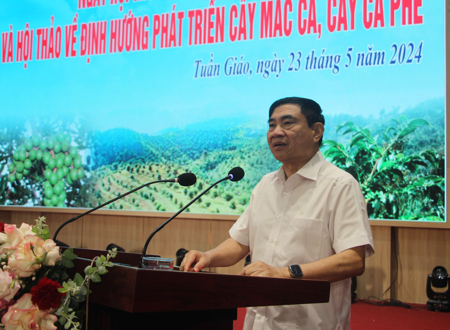 Ông Trần Quốc Cường - Bí thư Tỉnh ủy Điện Biên phát biểu tại Hội thảo. Ông Trần Quốc Cường - Bí thư Tỉnh ủy Điện Biên phát biểu tại Hội thảo.