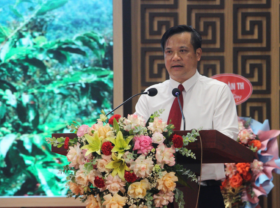 Ông Lò Văn Cương - Bí thư Huyện ủy Tuần Giáo phát biểu. Ông Lò Văn Cương - Bí thư Huyện ủy Tuần Giáo phát biểu.