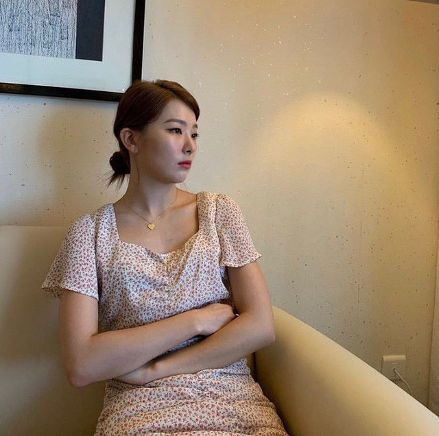 Bình thường là thế nhưng tóc búi thấp lại đang được idol Hàn sủng nịnh, càng ngắm càng sang - Ảnh 11.