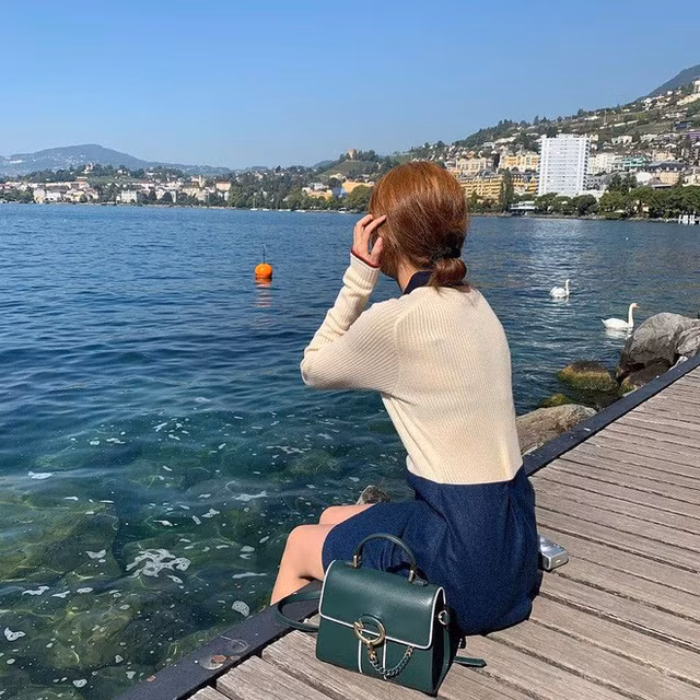 Bình thường là thế nhưng tóc búi thấp lại đang được idol Hàn sủng nịnh, càng ngắm càng sang - Ảnh 10.