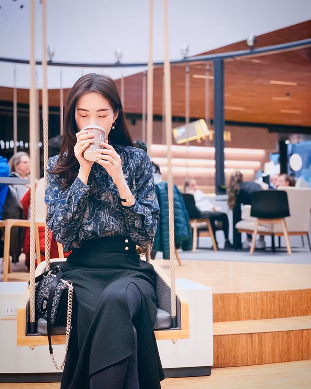 Ngắm bộ sưu tập tóc của HH Thu Thảo, bạn sẽ biết kiểu nào giúp trẻ hóa nhan sắc, kiểu nào không - Ảnh 11.