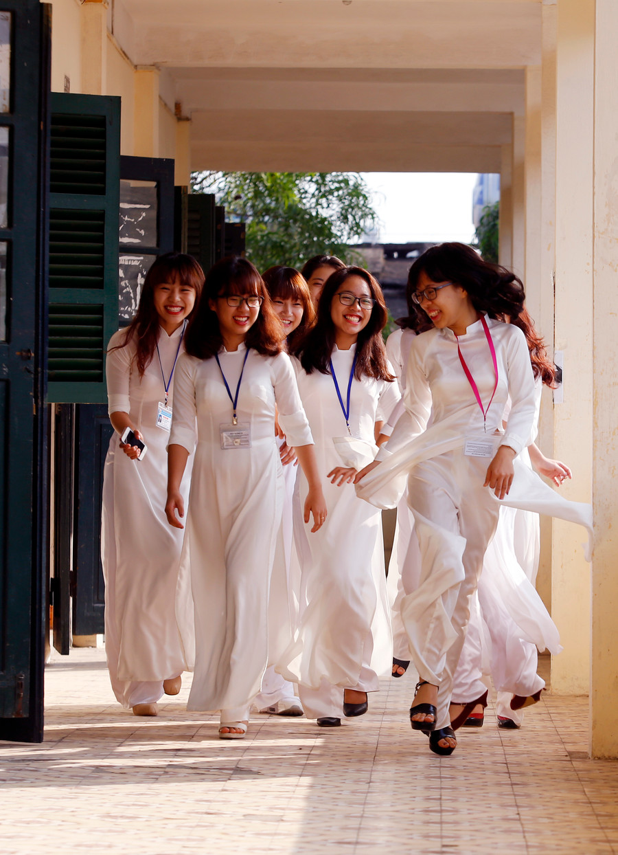 Học sinh sẵn sàng chia sẻ với bạn bè, thầy cô những suy nghĩ mà mình e ngại. Học sinh sẵn sàng chia sẻ với bạn bè, thầy cô những suy nghĩ mà mình e ngại.