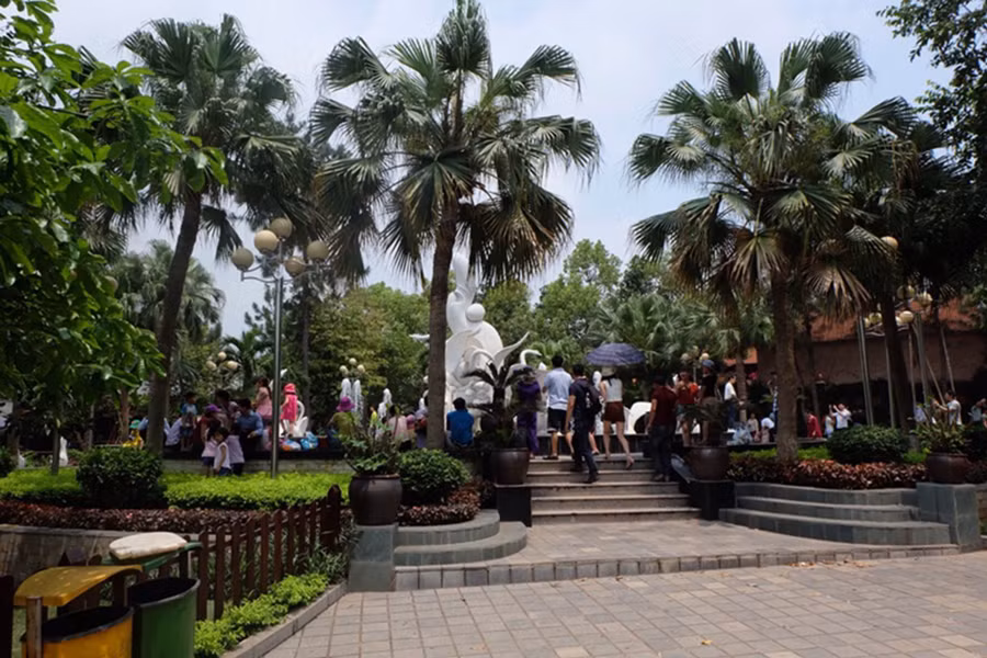 Bên trong khu du lịch Đảo Ngọc