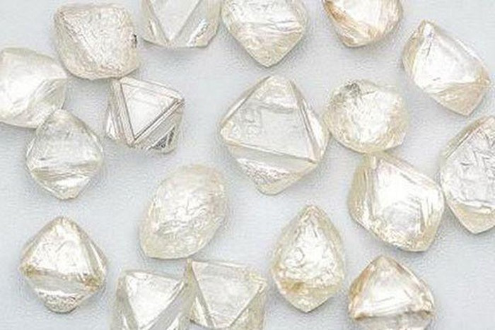 Bán một lúc hơn trăm viên kim cương giá 240 tỷ đồng ảnh 1 Bán một lúc hơn trăm viên kim cương giá 240 tỷ đồng ảnh 1