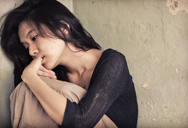 Bị tai nạn hỏng cả khuôn mặt, tôi tuyệt vọng đòi ly hôn nhưng câu nói của chồng khiến tôi nghẹn ngào-2