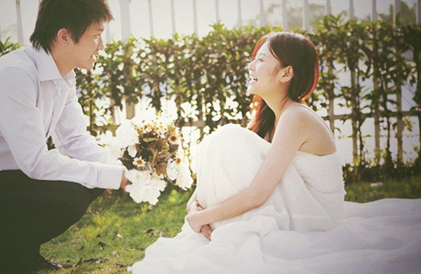 Biến dạng khuôn mặt sau tai nạn, vợ tuyệt vọng đòi ly hôn nhưng câu nói của chồng khiến cô sững người...
