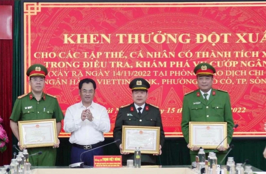 Khen thưởng đột xuất thành tích phá án của Công an Thái Nguyên