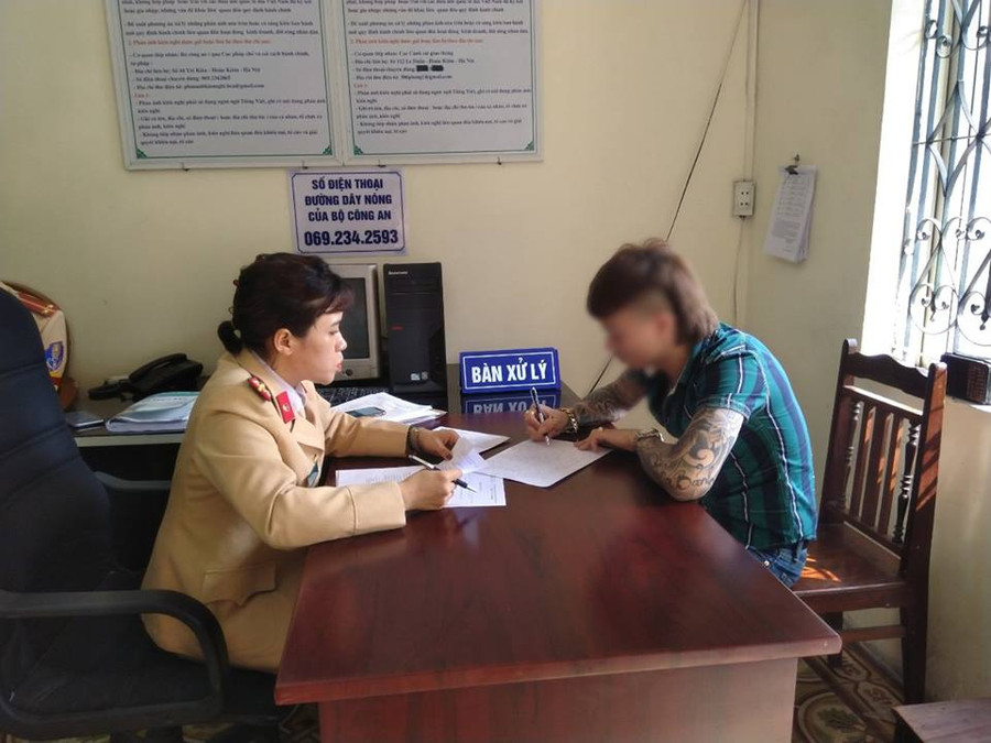 Khá “Bảnh” tại trụ sở CSGT