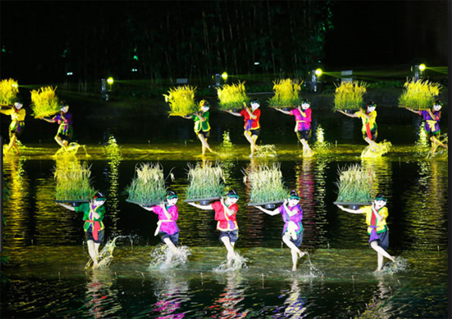 Một cảnh trong vở diễn thực cảnh “Thuở ấy xứ Đoài” Một cảnh trong vở diễn thực cảnh “Thuở ấy xứ Đoài”