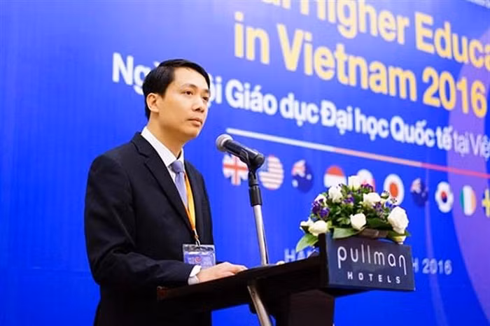Ông Phạm Quang Hưng