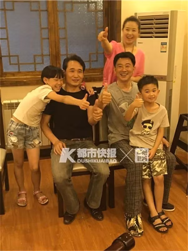 Tôn Thắng Vinh đưa vợ con về gặp ân nhân Trương Ái Dân và hy vọng anh có thể dạy dỗ các con của anh nên người.