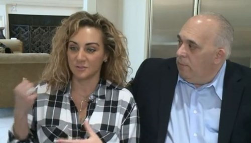 ‘Bơi’ trong 7 tấn rác để tìm bằng được nhẫn cưỡi tiền tỉ - ảnh 2