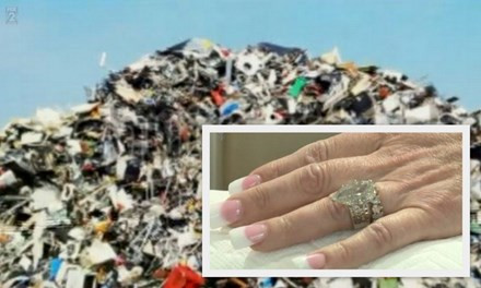 ‘Bơi’ trong 7 tấn rác để tìm bằng được nhẫn cưỡi tiền tỉ ảnh 1