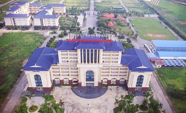 Thí sinh có thể nộp hồ sơ trực tiếp tại trường hoặc đăng ký hồ sơ trực tuyến tại địa chỉ http://lienthong.hubt.edu.vn , http://vb2.hubt.edu.vn Thí sinh có thể nộp hồ sơ trực tiếp tại trường hoặc đăng ký hồ sơ trực tuyến tại địa chỉ http://lienthong.hubt.edu.vn , http://vb2.hubt.edu.vn