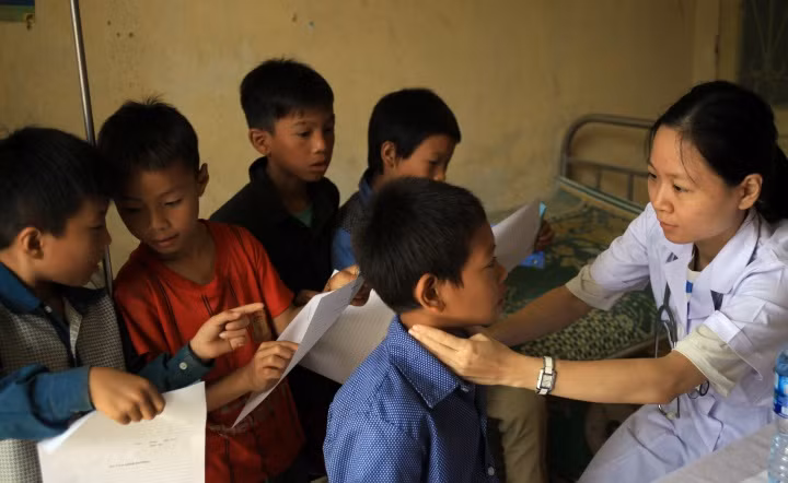 Hầu hết người dân không hiểu chế độ ăn cho con. Họ nghĩ đơn thuần là cứ nấu chín, người lớn ăn được là trẻ ăn được