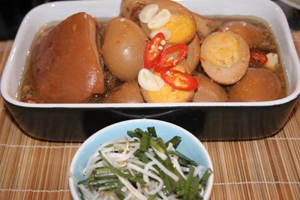 Bữa ăn của người Việt chứa nhiều chất béo xấu