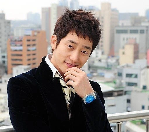 Hiệp hội giải trí Hàn phản đối Park Shi Hoo quay lại showbiz