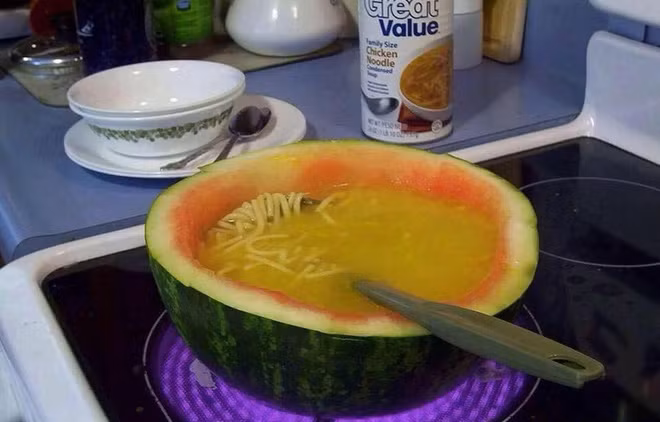 Những siêu phẩm bếp núc nhìn đã muốn bỏ chạy của các đầu bếp vụng về nhất quả đất - Ảnh 1.