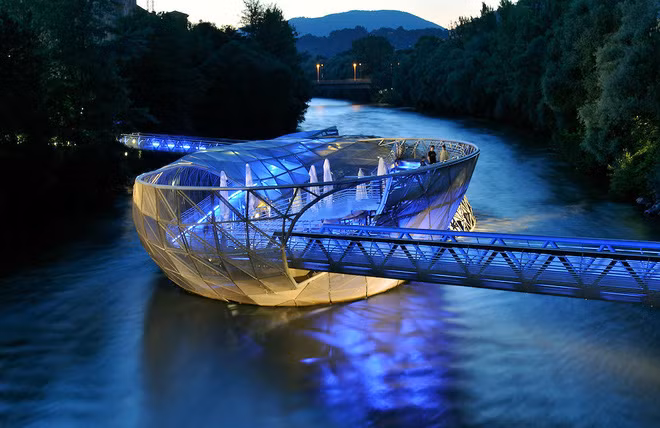 Chiêm ngưỡng những cây cầu độc đáo nhất thế giới - Ảnh 3.