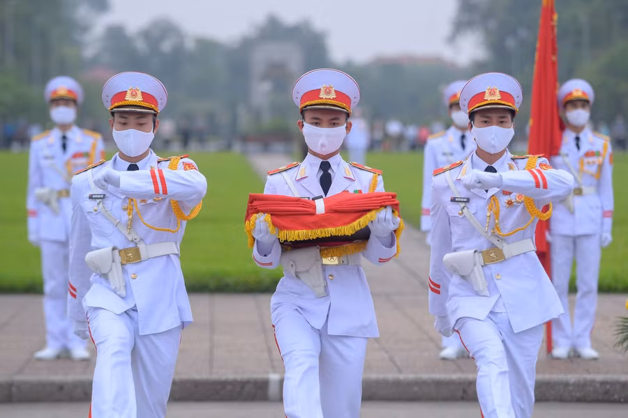 Xúc động lễ thượng cờ tại Quảng trường Ba Đình ảnh 2