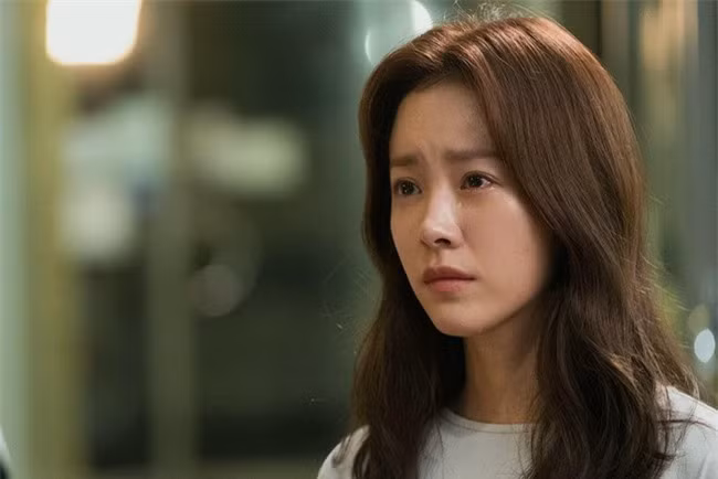 Yến đau khổ vì bị nhà chồng đối xử ghẻ lạnh vì nghĩ cô không đẻ được con. (Ảnh minh họa).