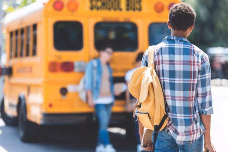 Tuổi teen thường chất chứa nhiều cảm xúc. (Ảnh: ITN).