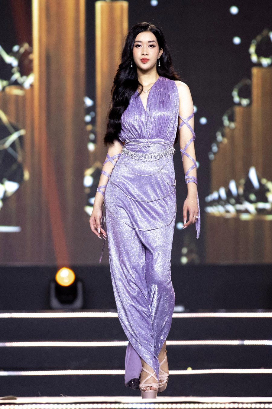 Nguyễn Linh Thu (SBD: 057). Nguyễn Linh Thu (SBD: 057).