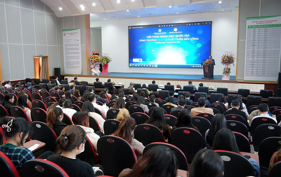 Toàn cảnh hội thảo “Tăng trưởng xanh &amp; phát triển bền vững&quot;.