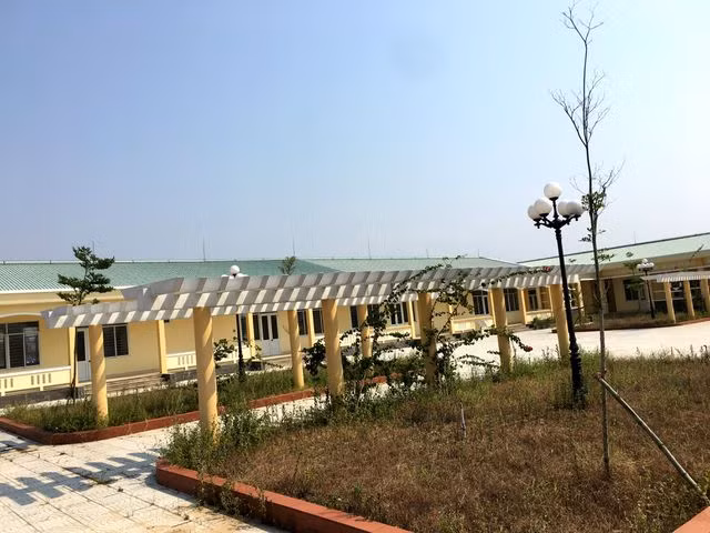 Trường mầm non bỏ hoang