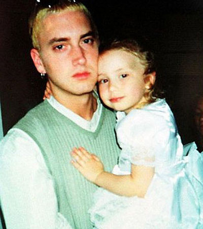 Theo Eminem, con gái là nguồn cảm hứng cho các sáng tác nổi tiếng của anh như "My Dad"s Gone Crazy", "Mockingbird", "When I"m Gone", "Beautiful", "Hailie"s Song". con-gai-xinh-nhu-hoa-hau-cua-eminem-1