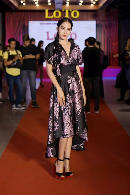 Nam Em gợi cảm dự lễ ra mắt phim điện ảnh đầu tay ảnh 1