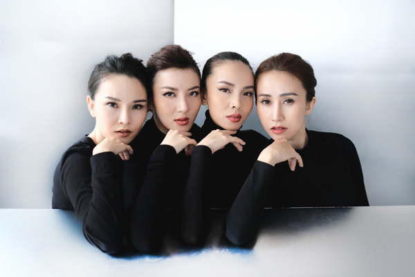 chi-em-yen-trang-tai-hop-may-trang-sau-10-nam-6