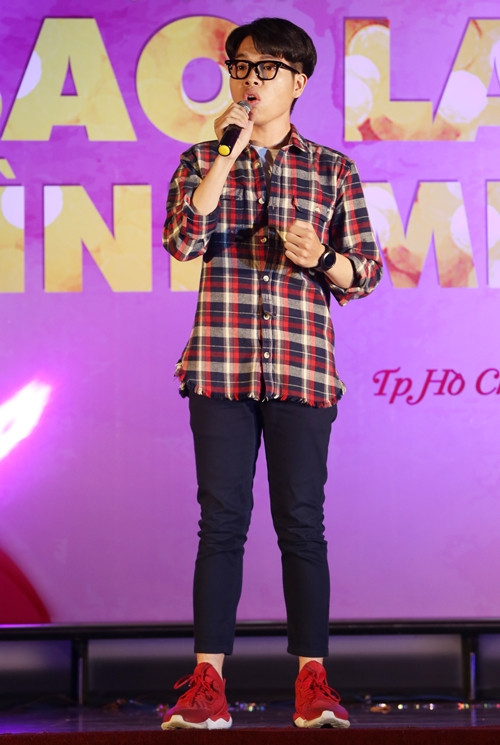 duc-phuc-giam-can-kho-nhan-ra-tai-dem-nhac-sinh-vien