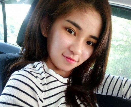 Cô gái bán bánh bất ngờ nổi tiếng trên mạng vì xinh như hot girl hình ảnh 3 Co gai ban banh bat ngo noi tieng tren mang vi xinh nhu hot girl hinh anh 3