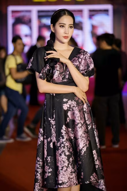 Nam Em gợi cảm dự lễ ra mắt phim điện ảnh đầu tay ảnh 2