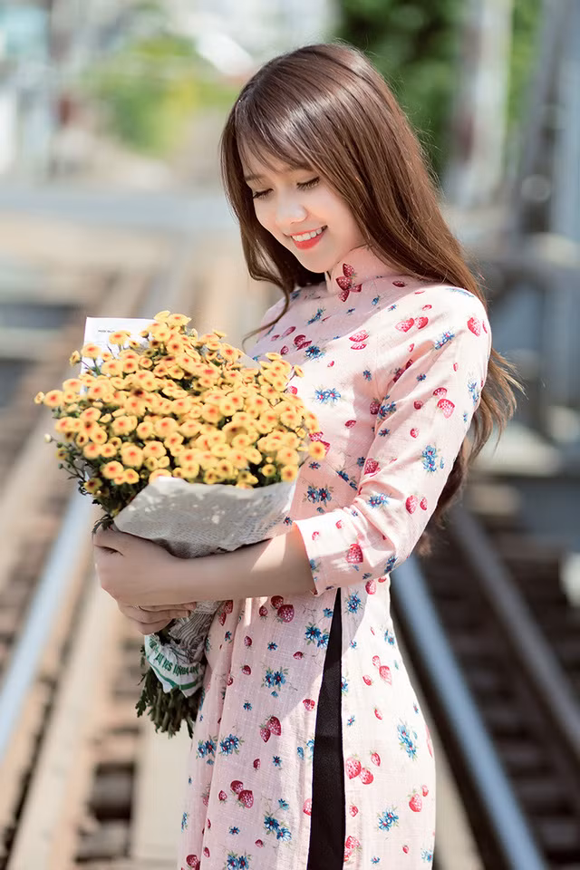 Cô hiện đang học tại Đại học Bình Dương.