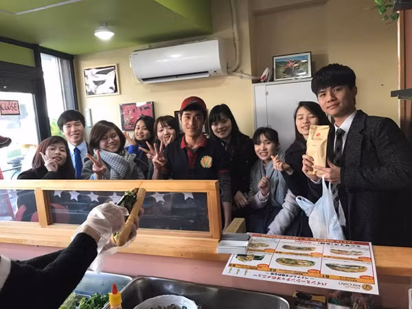 Hai chàng trai Quảng Nam đưa bánh mì Việt đến đất Nhật: Khởi nghiệp sau một lần… đi chợ