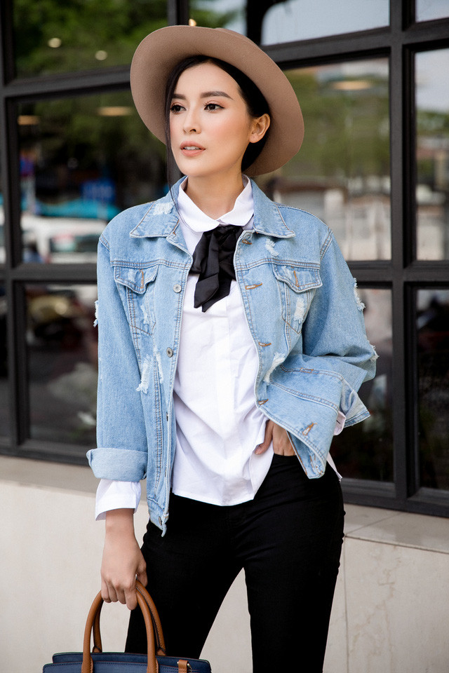 “Người đẹp Tây Đô” 9x phá cách với quần jeans cá tính ảnh 8 Mỹ nhân phim Đồng tiền quỷ ám thích thú với hai gam màu đen - trắng.