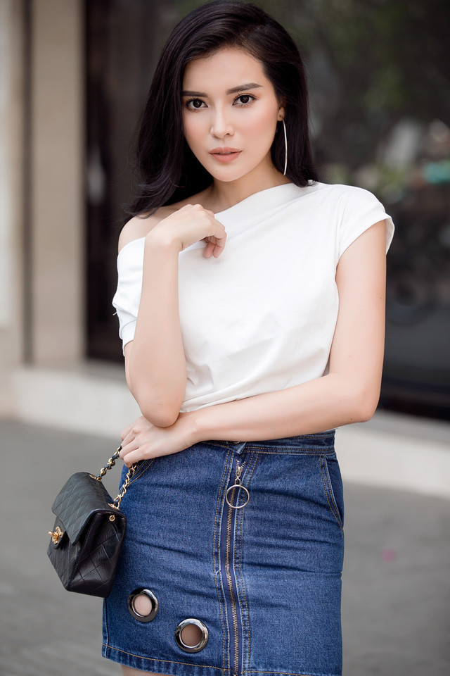“Người đẹp Tây Đô” 9x phá cách với quần jeans cá tính ảnh 1