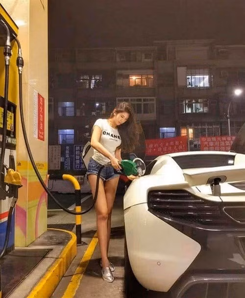 Khoảnh khắc gây “bão mạng” của Jessie Lee